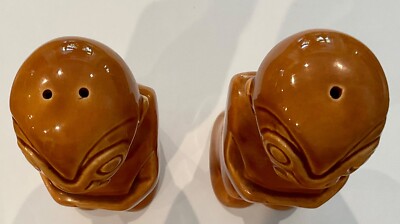 MCM TRADER VIC RESTAURANT ST LOUIS MO PAIR S & P SHAKERS IMPERIAL