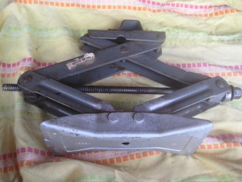 Chrysler Dodge Plymouth Mopar Original Scissor Jack Gray # 12934 Date Code OA 05