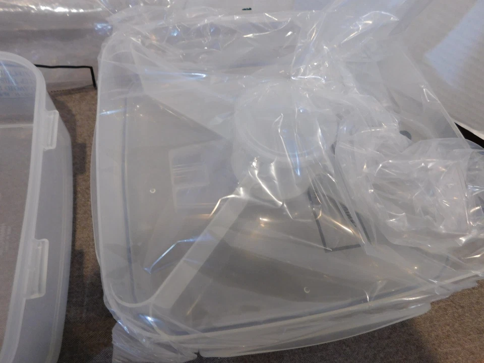 Lock & Lock Clear Divided Server with Removable Tray NEW - Image 3 of 4