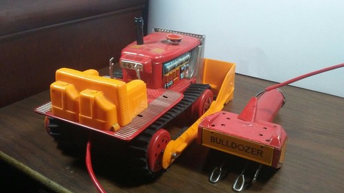 GREAT VINTAGE CRAGSTAN BULLDOZER TIN LITHOGRAPHED BATTERY OPERATED TOY - Picture 5 of 6