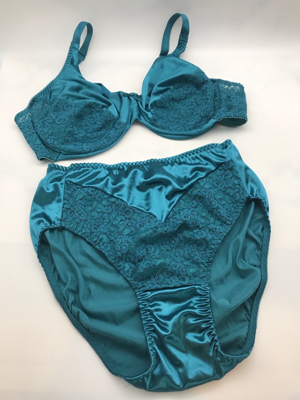 Vintage Maidenform Panties Nylon & spandex bikini bri… Gem