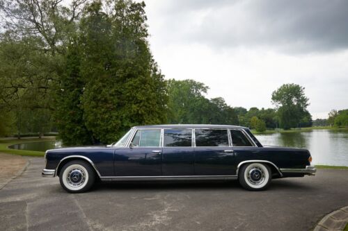 Mercedes-Benz 600 Pullman - Picture 2 of 11