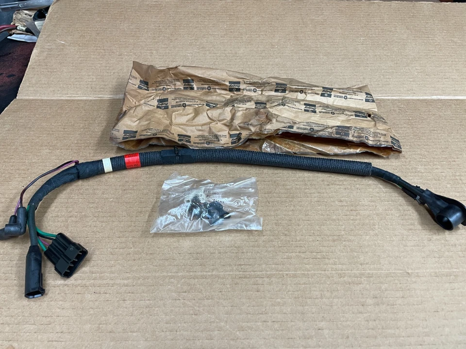 C3940169 4209667 Nuevo de Lote Antiguo 1982 - 1984 Dodge Aries Plymouth Reliant Arnés Alternador Foto 2 de 4