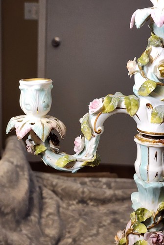 EARLY 19TH CENTURY MEISSEN PORCELAIN 20" CANDELABRA WITH CUPIDS AND ROSES - Picture 15 of 24
