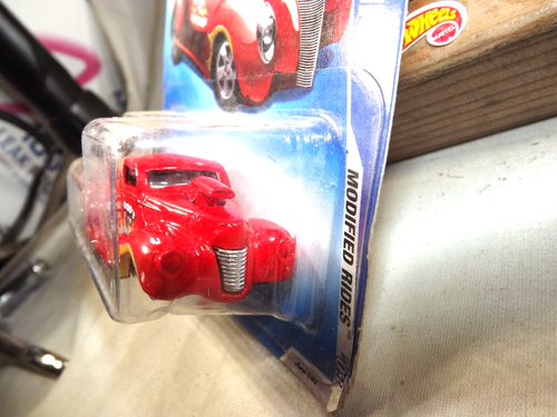 2009 Hot Wheels #164 Modified Rides 8/10 '40 FORD PICKUP Red Variant w/5Sp-Vari - Picture 4 of 5