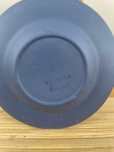 Vintage Small Wedgewood Blue Jasperware Small Round Ashtray Trinket Dish - Picture 3 of 4
