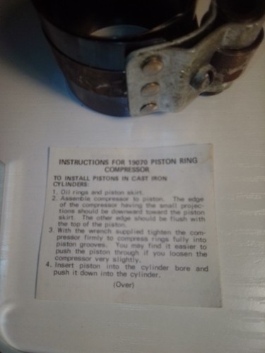 Briggs & Stratton 19070 Piston Ring Compressor - Picture 4 of 5