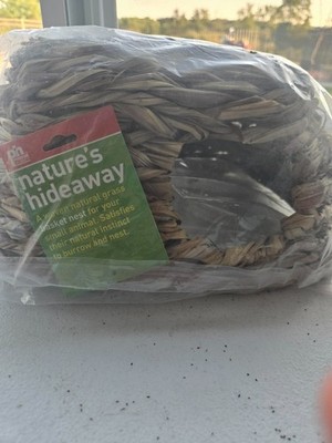 Prevue Hendryx Nature's Hideaway Grass