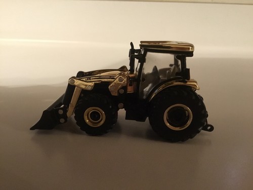 1:64 Case IH Farmall 115A & 105A Set - 100 Years - 2023 Farm Show - Gold Chasers - Picture 6 of 10