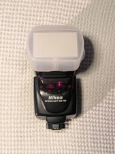 Nikon SB-700 Speedlight Flashgun With Diffuser And Original Packaging Great Cond