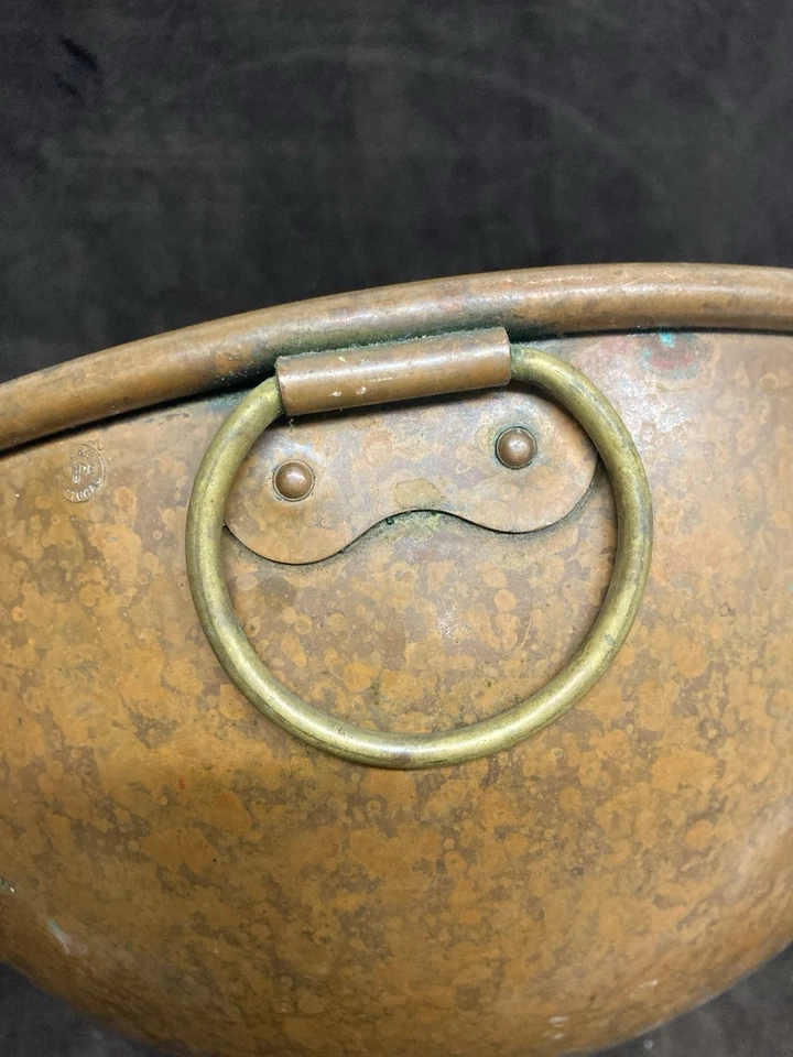 Tigela de mistura de cobre pesada vintage com anel suspenso de latão – 11,25” – rebitada à mão - Imagem 4 de 4