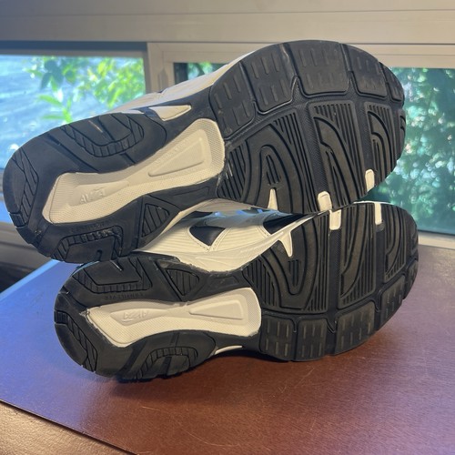 Avia Men's shoes ''Avi-Verge "White/True Navy. Wide - 4E Size 9.5 Nice Condition - Picture 10 of 15