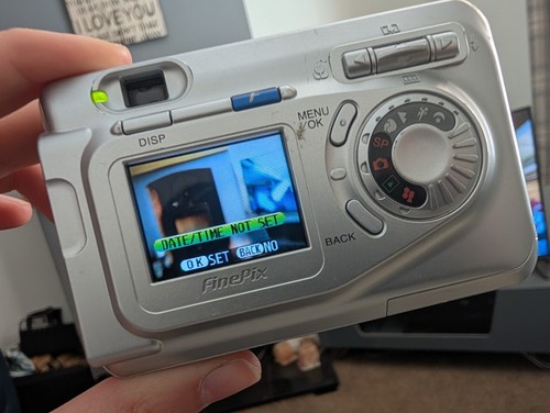 Fujifilm Finepix A310 3.2MP Digital Camera In Silver Tested And Working - Picture 3 of 5