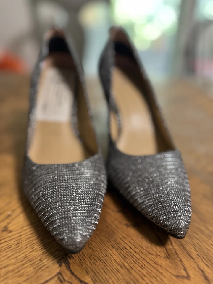 Talla 8 M - Michael Kors Gris Plata Claire Bombas Brillo Metálico Punta (N2) Foto 2 de 4