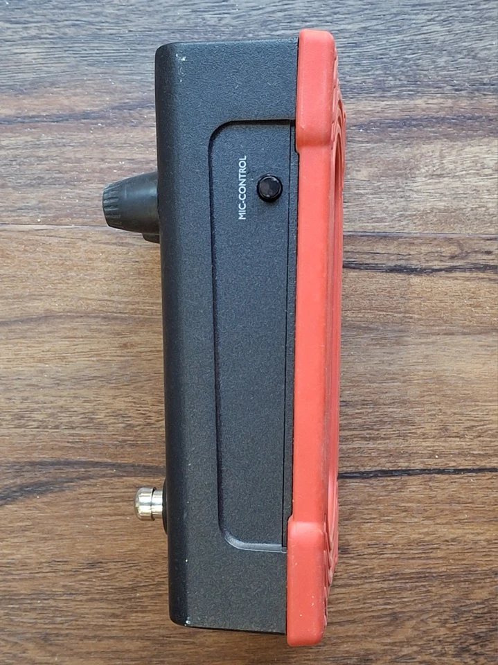 Pedal de reverberación afinado vocal TC-Helicon VoiceTone R1 Foto 2 de 4