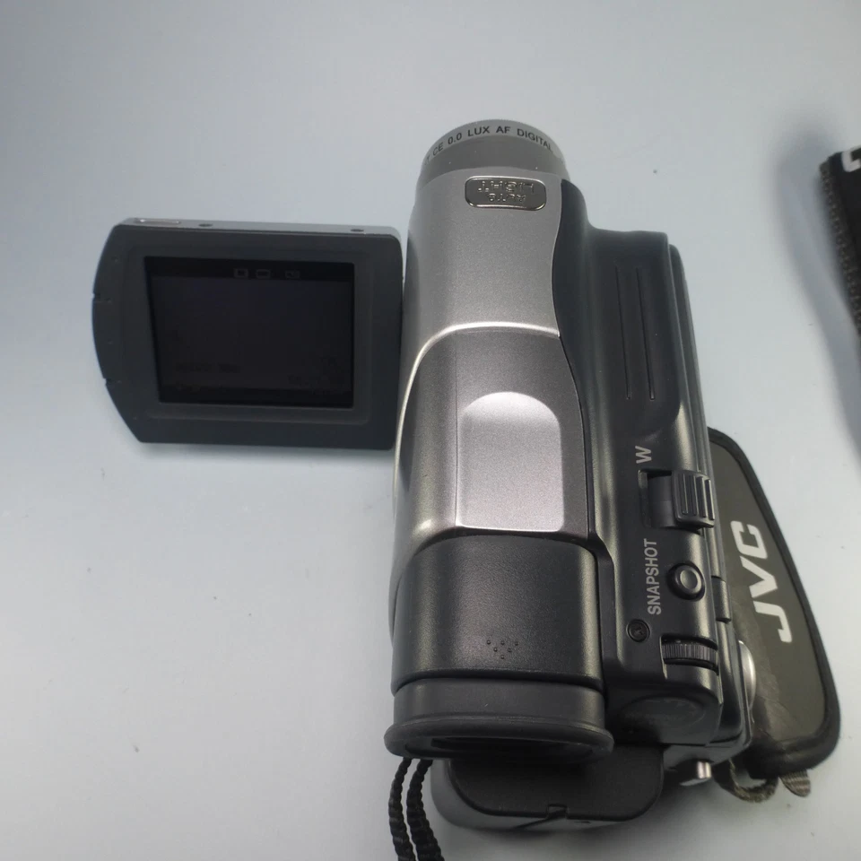 JVC GR-D23E Handheld MiniDV Camcorder Silver Tested Full Working Set - Image 3 of 4