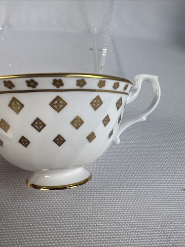 Royal Collection Trust Drawing Room English Bone China White Gold Teacup Saucer - Picture 10 of 18