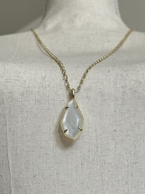   Kendra Scott Gold Tone Pendant Necklace with Ivory Mother of Pearl $78 Retail
