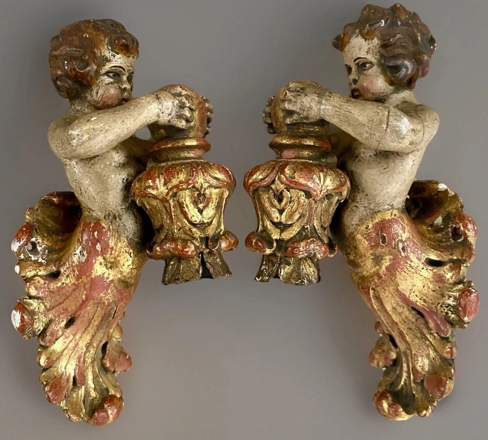 Par arquitectónico de soportes de altar Putti policromados tallados italianos del siglo XVIII Foto 3 de 4