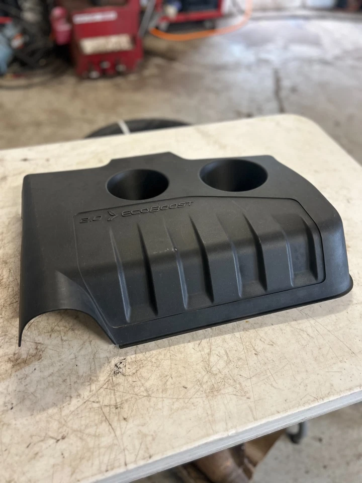 Cubierta del motor Ford Explorer 2011-2015 Foto 2 de 2