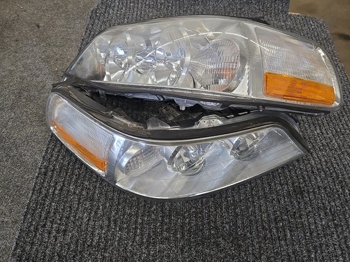 Headlight Halogen Set Right Left Pair Fits 2003-2004 Lincoln Town Car