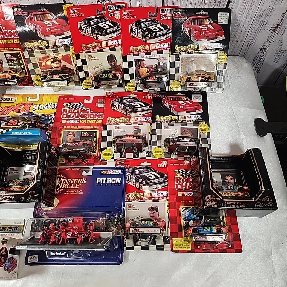 Lote a granel de 17 autos fundidos a presión NASCAR de colección nuevos en caja - Earnhardt, Petty, Wallace+ Foto 4 de 4