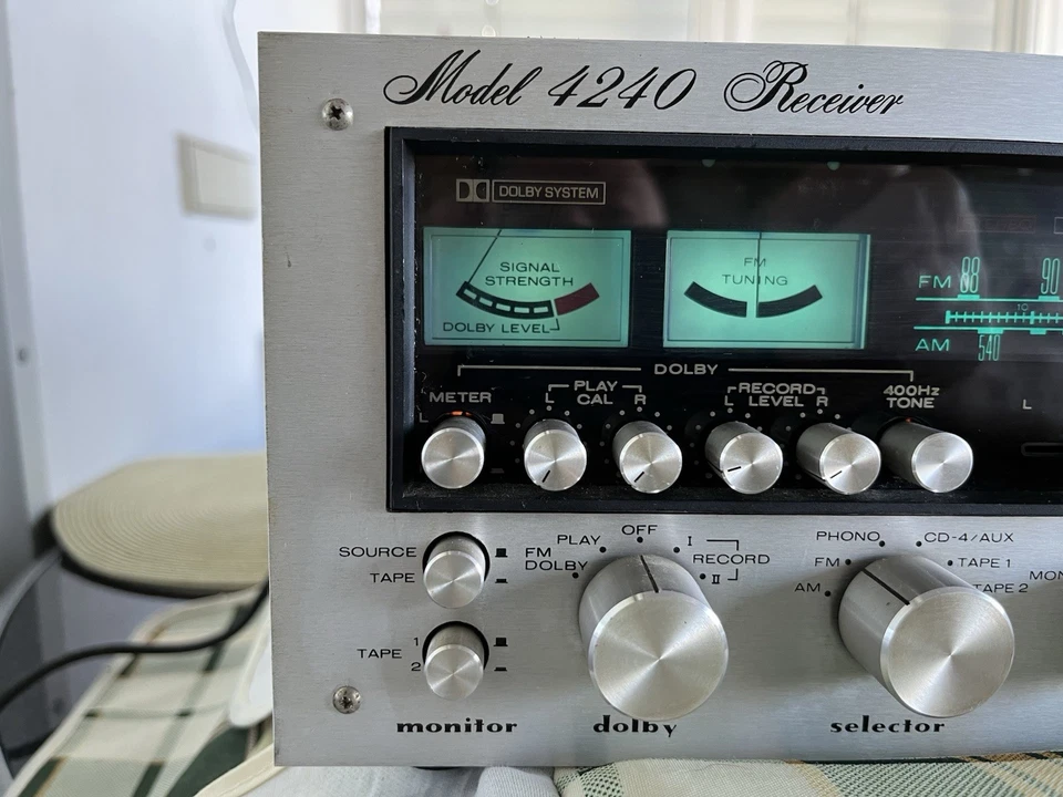 Marantz Model 4240 Quadro-Receiver - mit einem kleinen Teildefekt - Bild 2 von 4