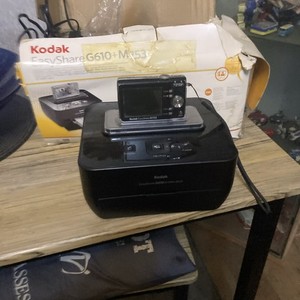 Kodak Easy Share G610 And M753 Camera Used