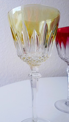 Juego de 2 copas de vino años 50 cristal de plomo con revestimiento colorido amarillo rojo - Imagen 2 de 8