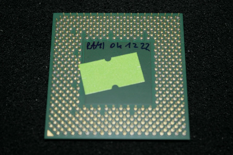 AMD Sempron 2600+ SDA2600DUT3D 1.83GHz 256KB 333MHz Socket 462 / A Processor  - Image 2 of 2