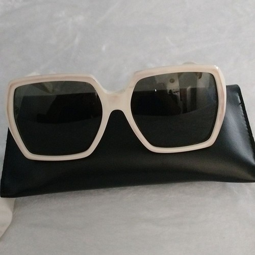 Yves Saint Laurent women's shades - Picture 13 of 16