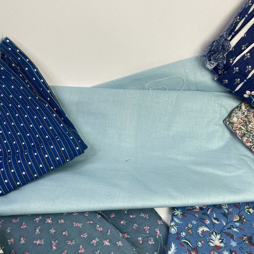 Crafter’s And Quilter’s Lot 5 Lbs Vintage Fabrics Blue Remnants & Fat Quarters - Picture 8 of 12