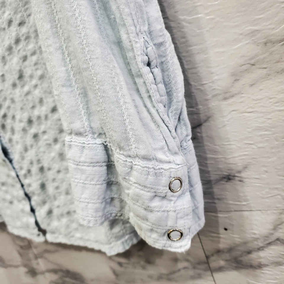 Jordache Shirt Junior Size L Light Blue Denim Look Snap Up Pockets Vintage - Image 2 of 4