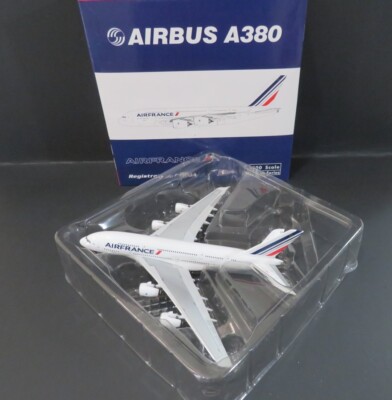 航空機・ヘリコプター Phoenix AirFrance A380 F-HPJA Phoenix Models. Air France Airbus A380. F-HPJA 1: 400 Scale