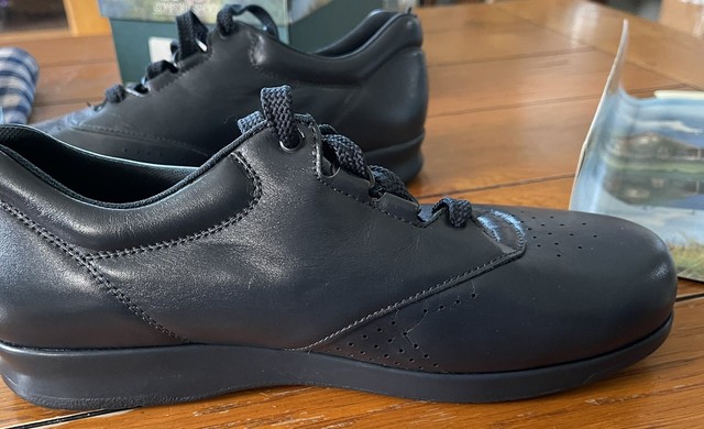 triple wide shoes for women