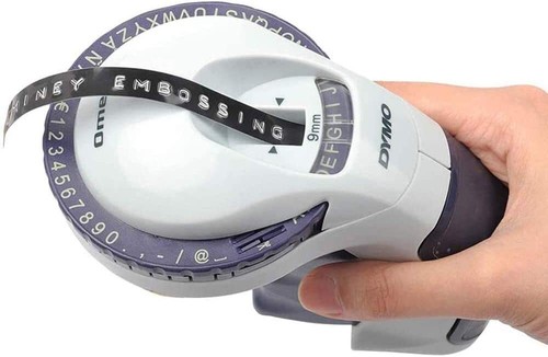 Dymo Omega Prägegerät Embossing Label Maker mit 5er Embossing Etikettenband 9mm - Bild 8 von 10
