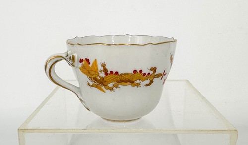 Antique Meissen Yellow Dragon (Red Dot) Ruffled Edge Demitasse Cup - Picture 4 of 9
