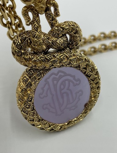 ROBERTO CAVALLI CIONDOLO SERPENTE PLACCATO ORO GIALLO E VETRO E COLLANA MAGLIA OVALE - Foto 4 di 9