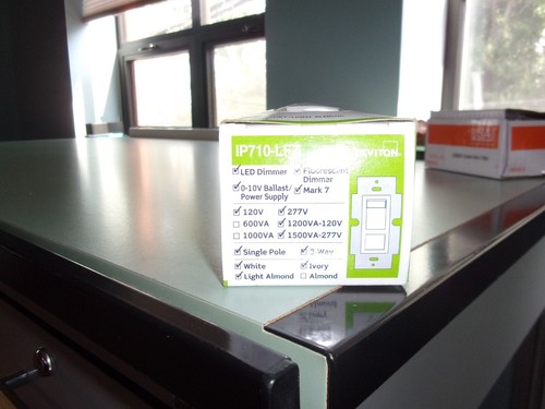 Leviton IP710-LFZ 120/277V - LED/Fluorescent Dimmer Single Pole/3-Way 0-10V LED - Picture 2 of 4