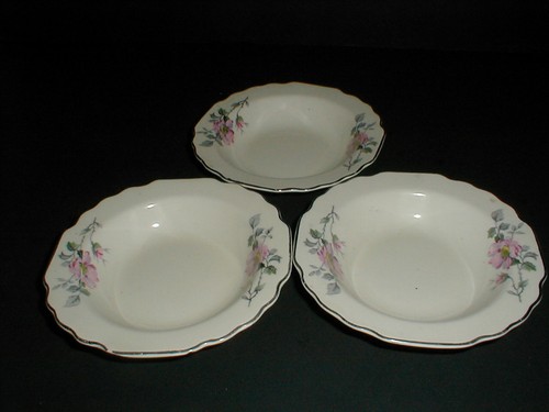 3 W S George Canarytone BLOSSOMS Dessert Bowls_THREE (D47) - Picture 4 of 4