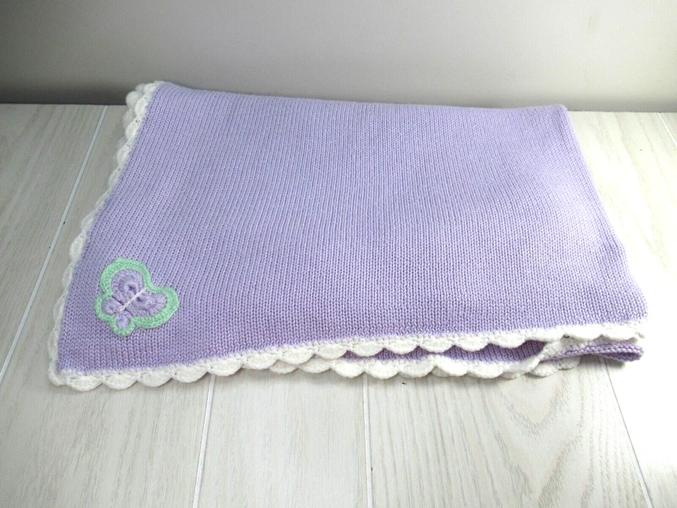 Koala Bebé Lavanda Púrpura Mariposa Bebé Manta Suéter Tejido Blanco Festoneado Foto 3 de 4