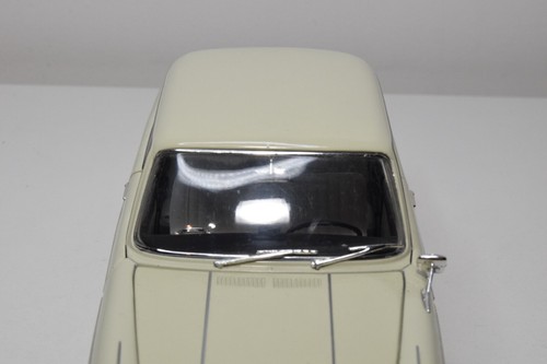 B40 1:18 SIGNATURE MODELS BMW LS LUXUS CREAM MINT COND. - Picture 5 of 10