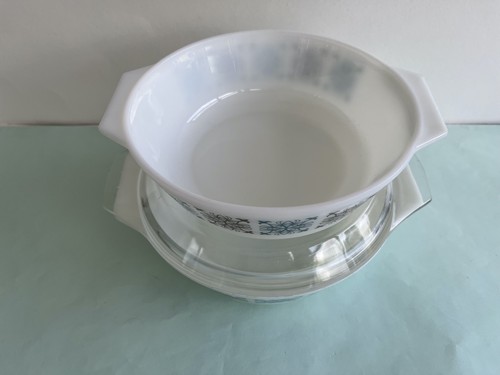 PAIR VINTAGE JAJ/PYREX CHELSEA CASSEROLE DISH & 1 LID - GOOD CONDITION - Picture 2 of 10
