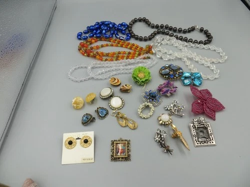Costume Jewelry Lot Vintage 24 Pieces 1 lb