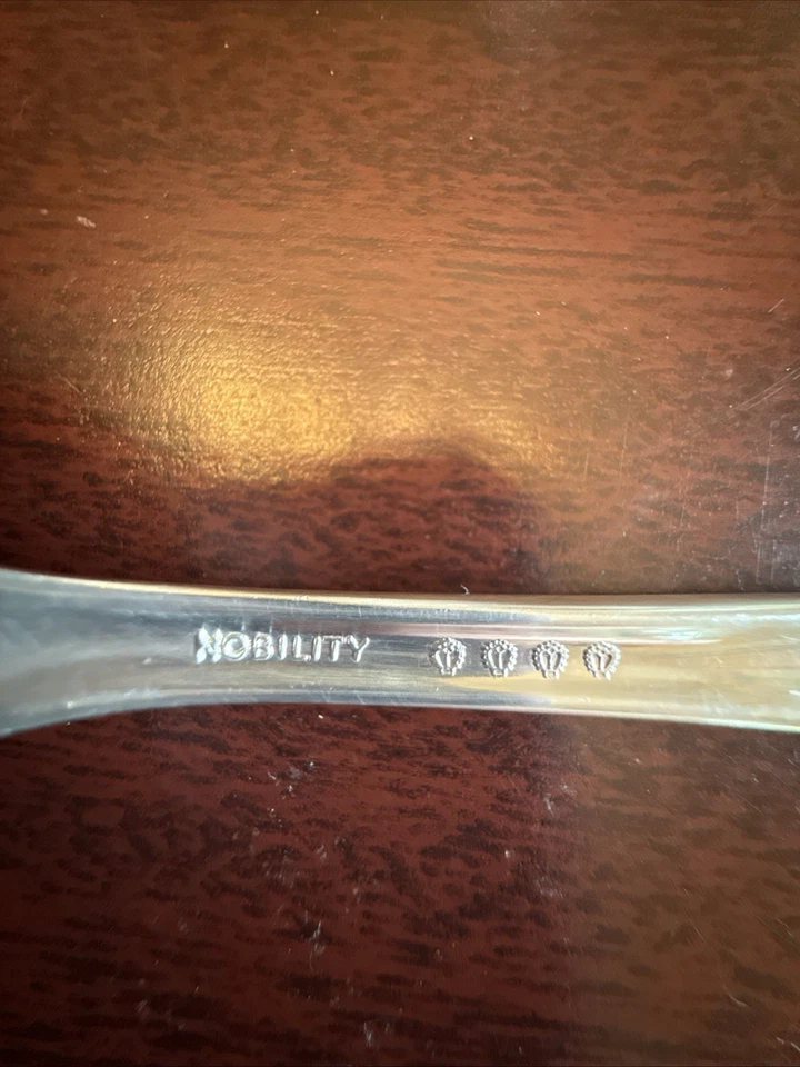 Juego de 42 piezas de cubiertos Nobility plateados Royal Rose Foto 3 de 4