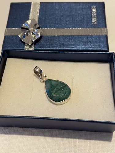 Kleiner Anhänger grüner Halbedelstein in 925 Sterling Silber. - Bild 1 von 3