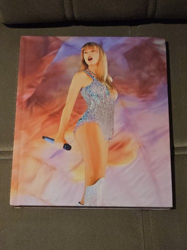 Das offizielle Taylor Swift Die Epochen Tourbuch Hardcover Ziel exklusiv