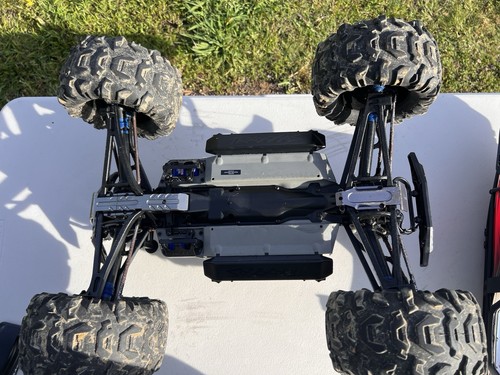 Traxxas Summit Rc Car W/ Remote - Picture 17 of 20