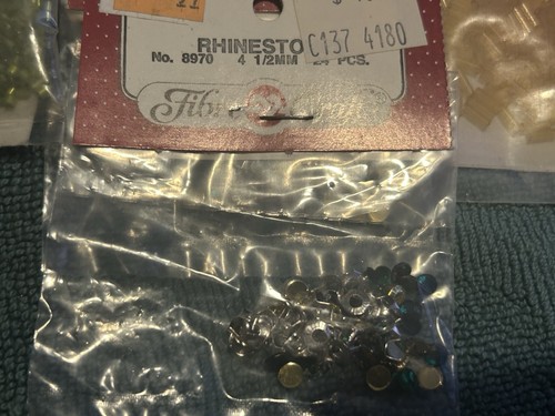Vintage Jewelry Making Supplies Mixed Lot Rhinestones Red Green Mixed & More - Picture 8 of 11