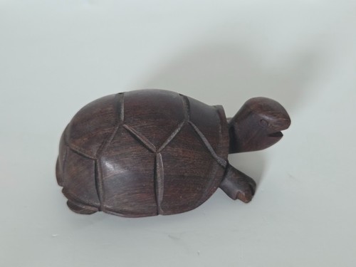 Handgeschnitzte dunkle Holz Schildkröte Figur 5 Zoll massiv dekorativ Volkskunst Skulptur